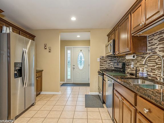 5th image of 1634 Briarcrest Dr
