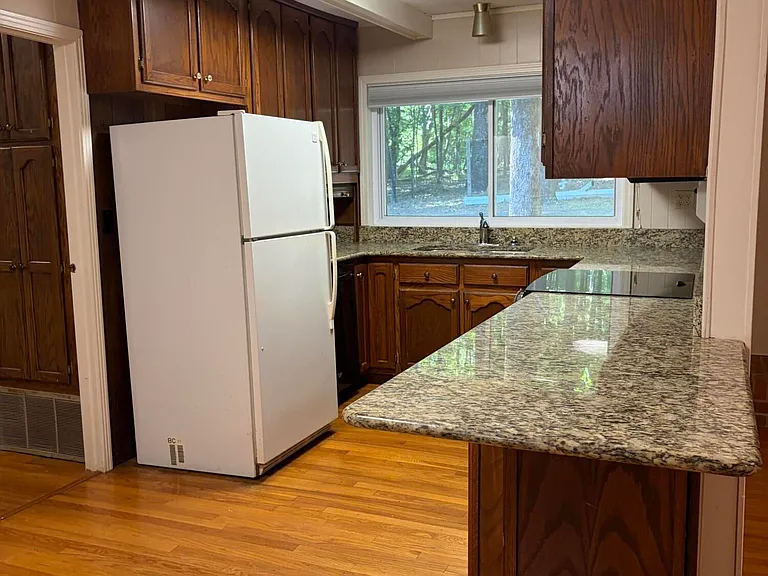 870 Green Acres Dr — Photo 26