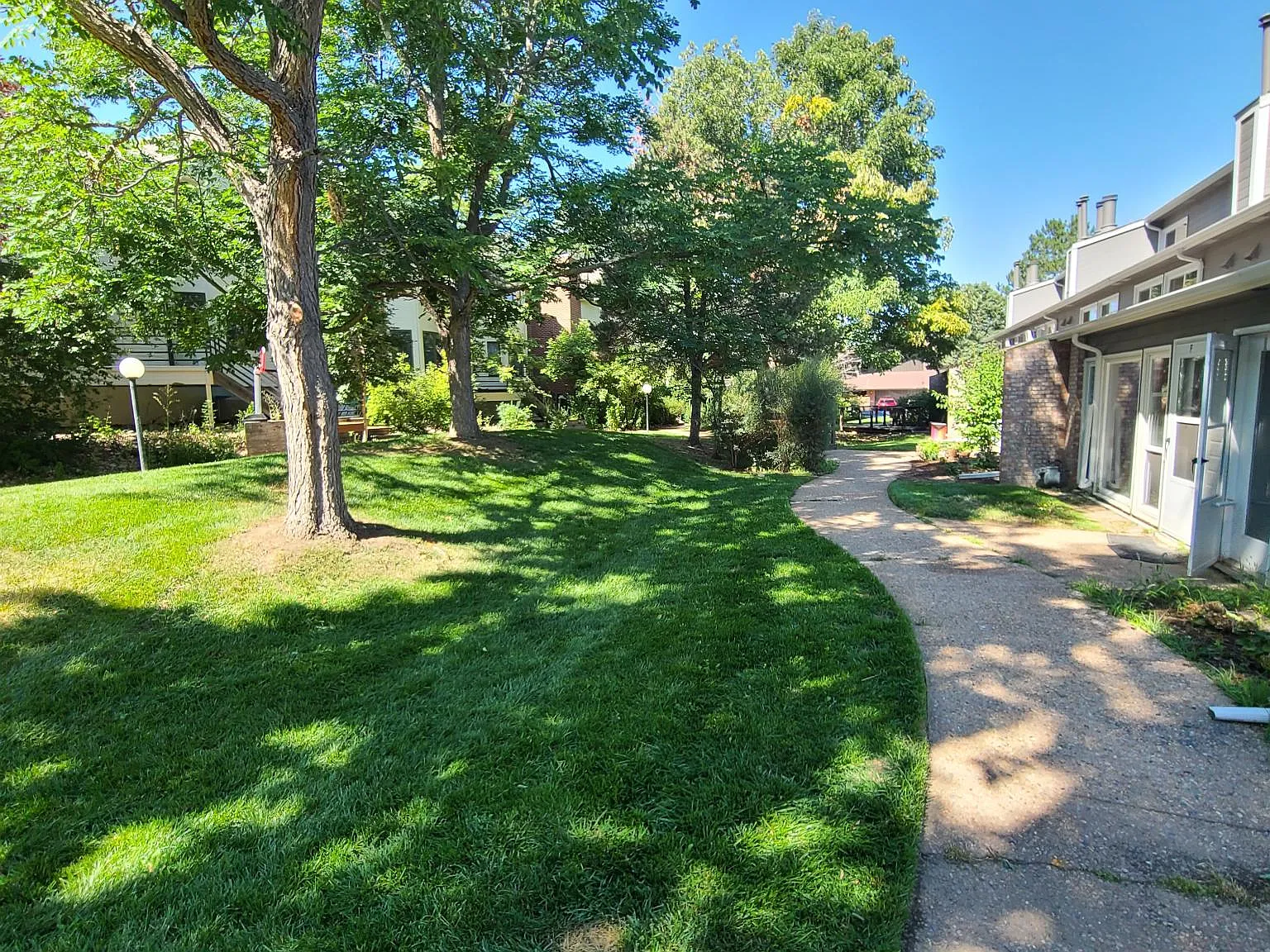 3 bed, 1675 sqft, $2,400 — Photo 3