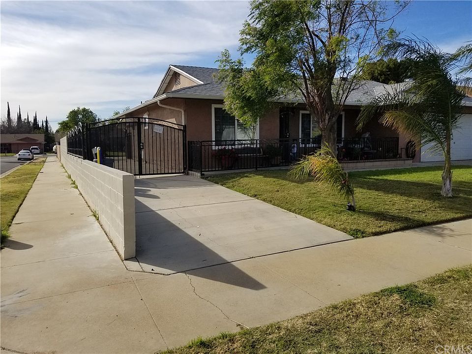 1st image of 4547 Farley Dr