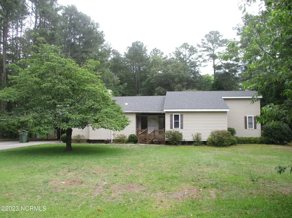 12041 Mccormick Drive, Maxton, NC 28364