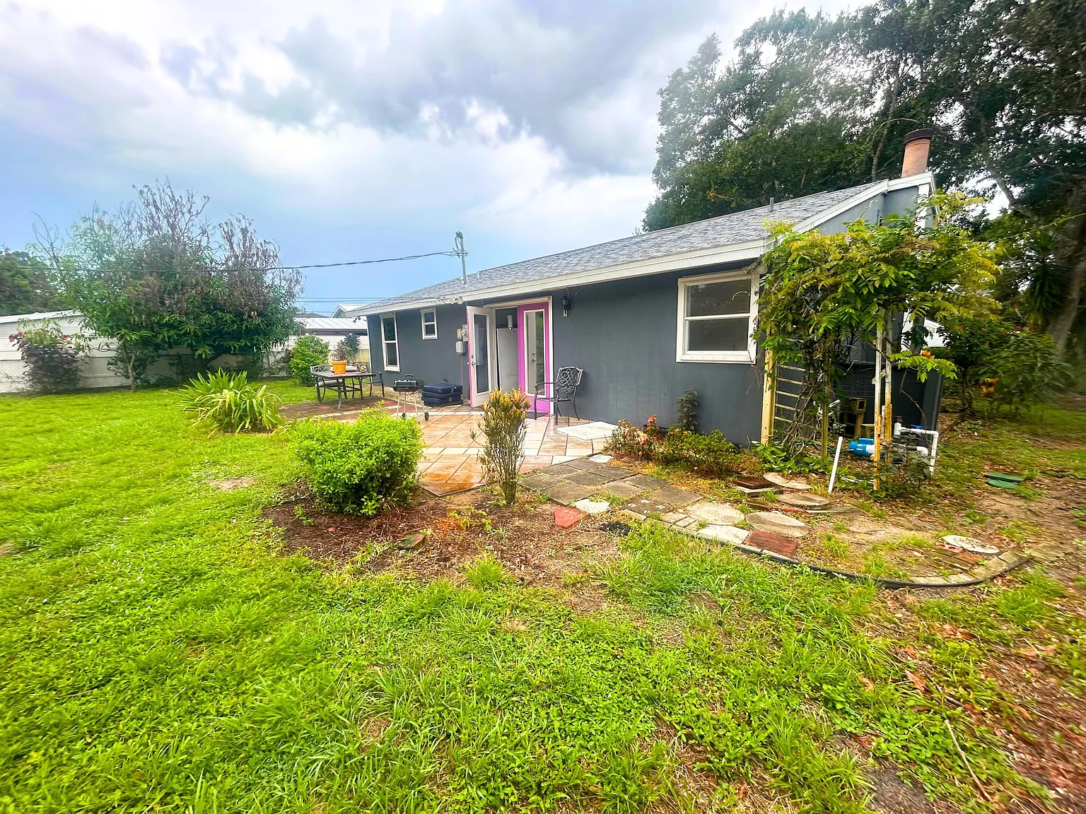 2 bed, 1.0 bath, 1092 sqft, $2,000 — Photo 3