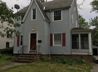 1058 Rushleigh Rd, Cleveland Heights, OH 44121