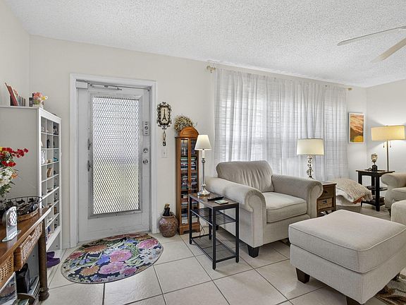 2nd image of 308 Greenbrier A