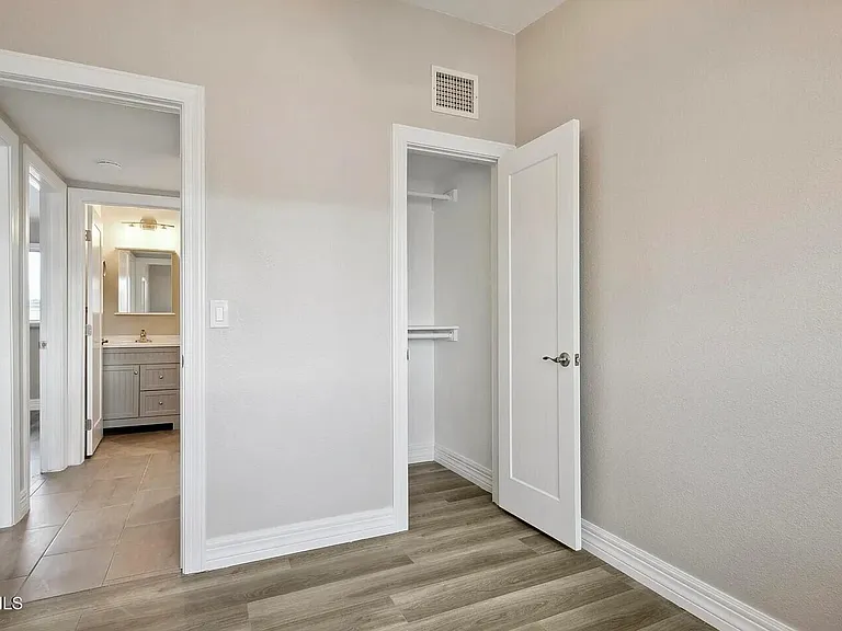 2068 E Howe Ave — Photo 6