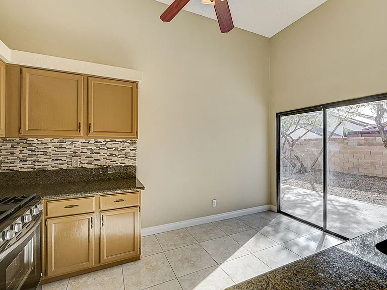 2723 Lovington Dr — Photo 12