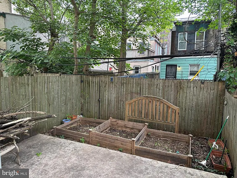 3808 Spring Garden St — Photo 8