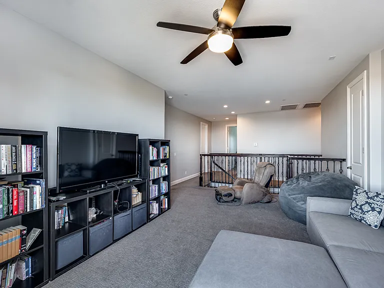 7377 Woods Ct — Photo 14