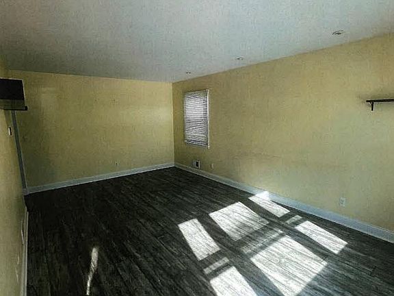 5th image of 533 Edgeworth St