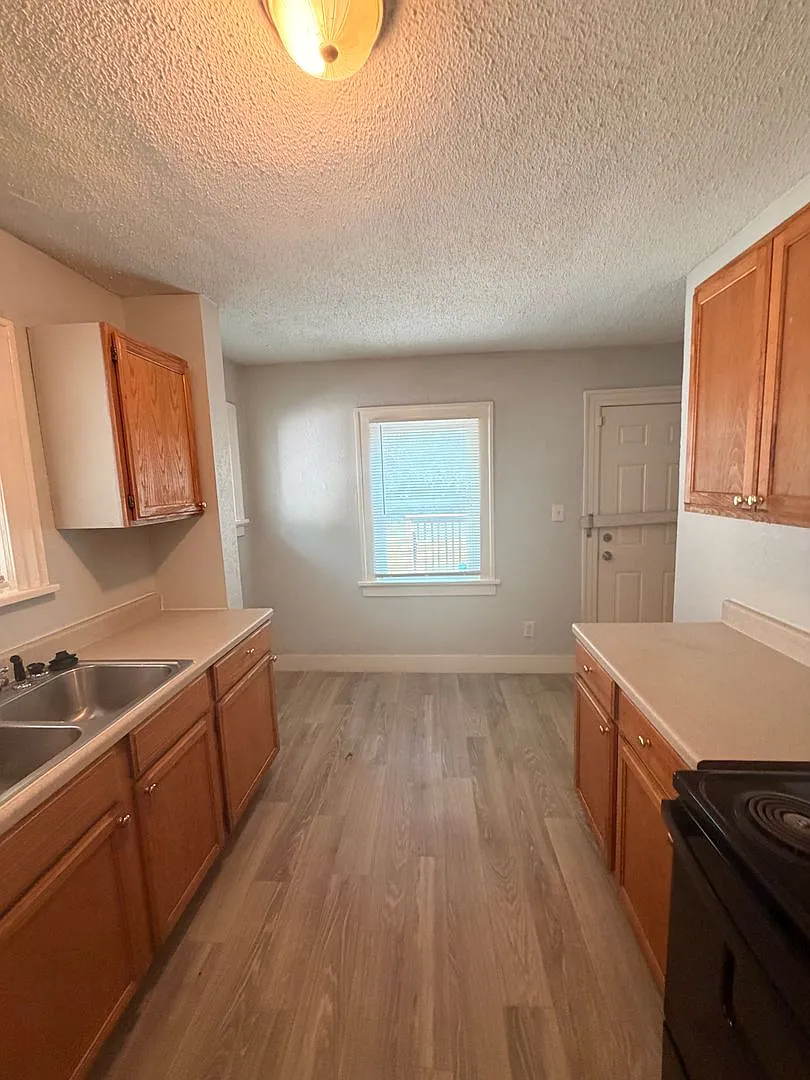 3-Bedroom, 1 Bath Single Family for Rent in Kansas City, MO | Modern Kitchen | Great Yard — Photo 4