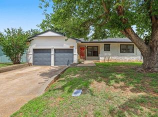 1724 Serenade Dr, Midwest City, OK 73130