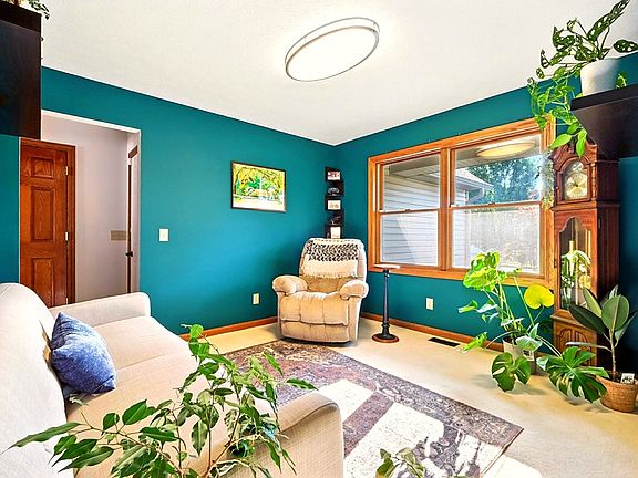 4th image of 2040 Stone Hedge Ln