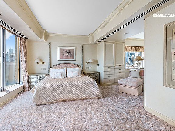 4th image of 700 Park Ave #20A