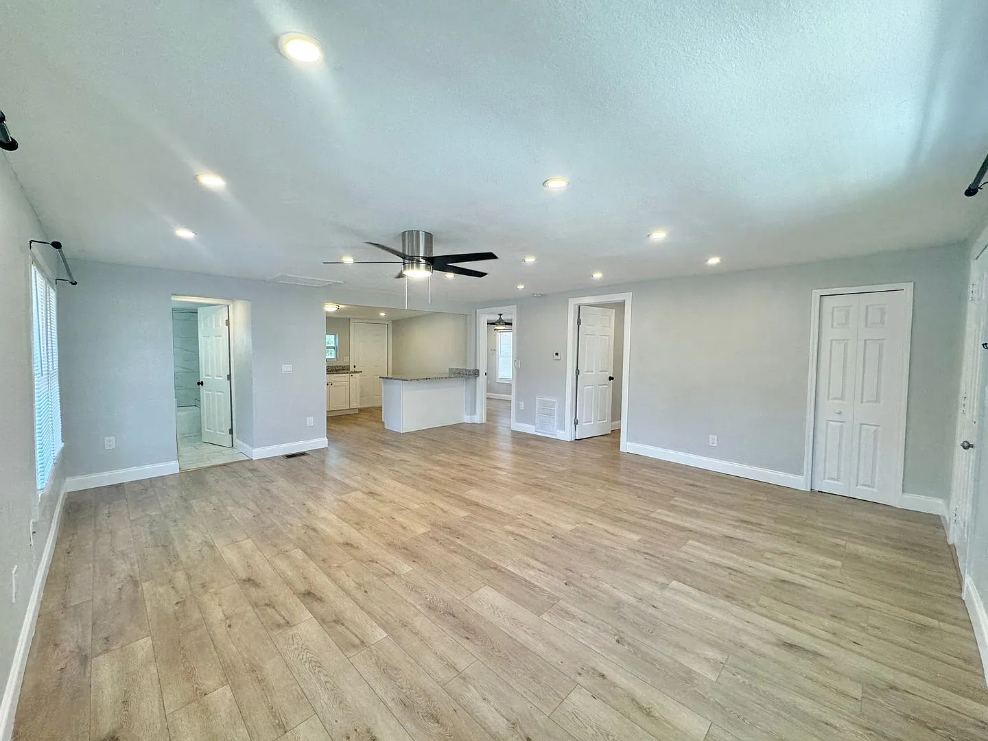 Lake Silver Terrace — Photo 4
