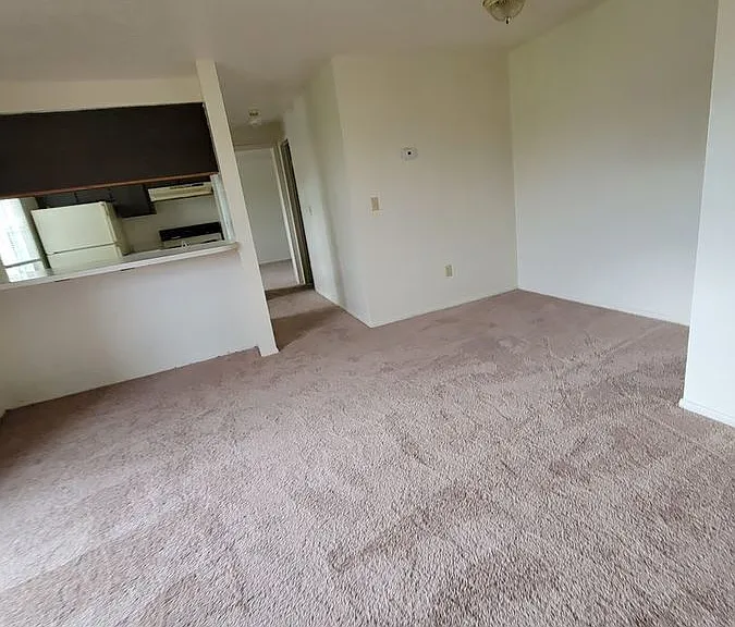 1448 W River Rd #E — Photo 2
