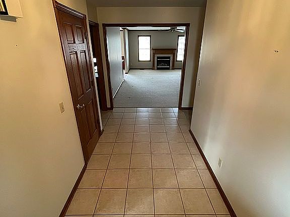 Main Entrance / Foyer 
