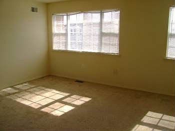4th image of 118-123 Admiral Ct #14