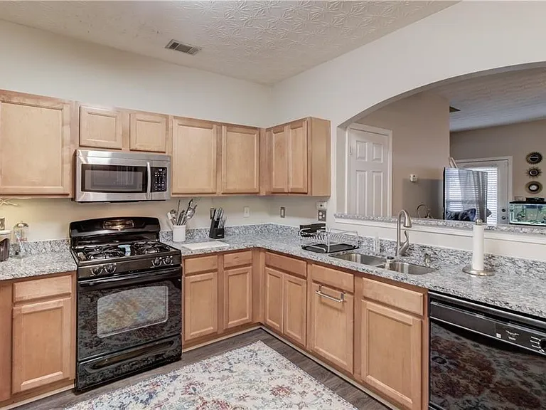 2230 Hawks Bluff Trl — Photo 8