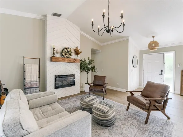 99 19th St NW, NAPLES, FL 34120