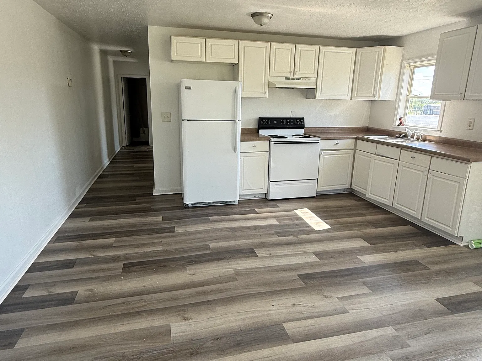 2820 Grand Ave, — Photo 2