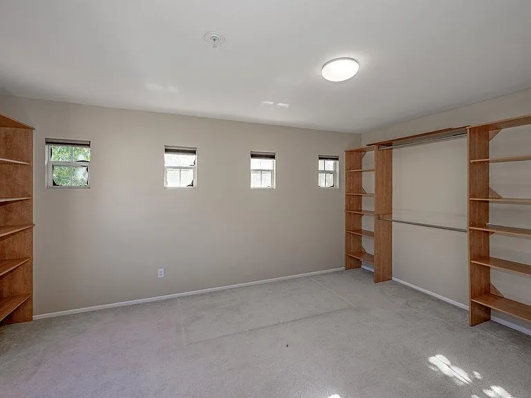 28205 Canterbury Ct — Photo 13