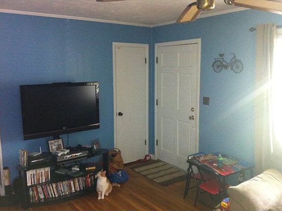 3rd image of 1155 Perry Dr