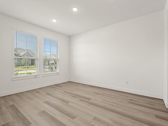 4th image of 3257 Highland Gate Drive