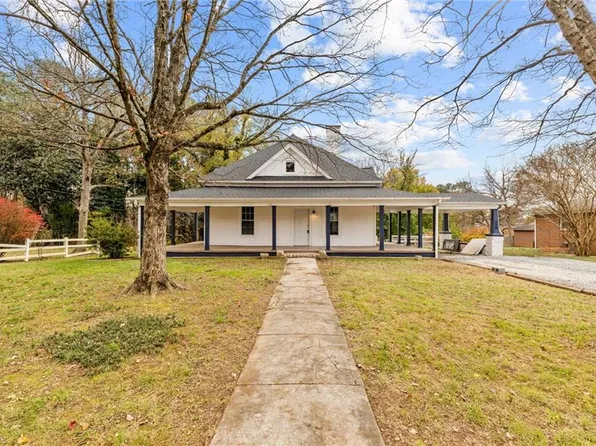 328 E Raleigh Ave, Liberty, NC 27298