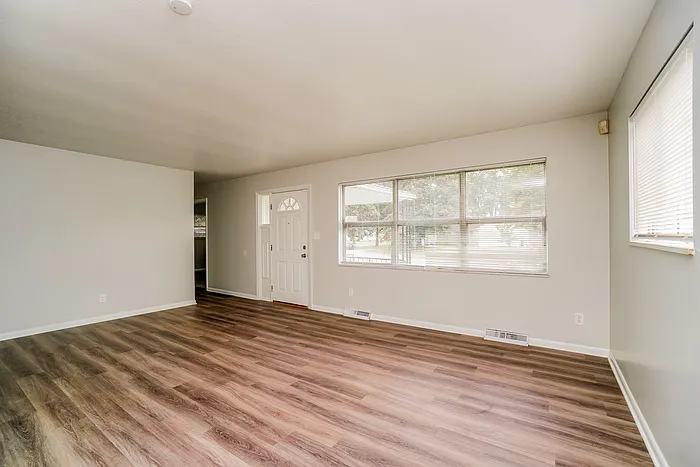 4 bed, 2.0 bath, 1129 sqft, $1,695 — Photo 3