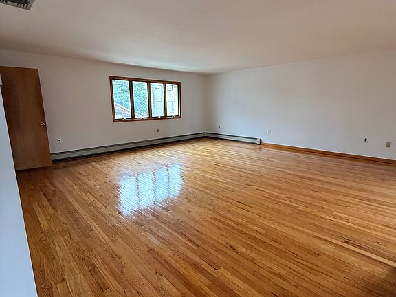 4th image of 46 Gaston Ave