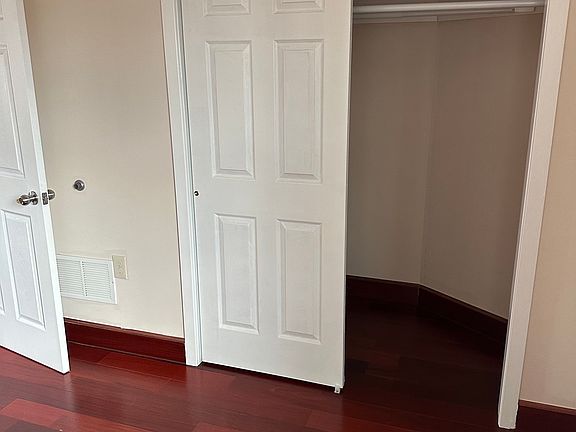 4th image of 936A Ridge Ave