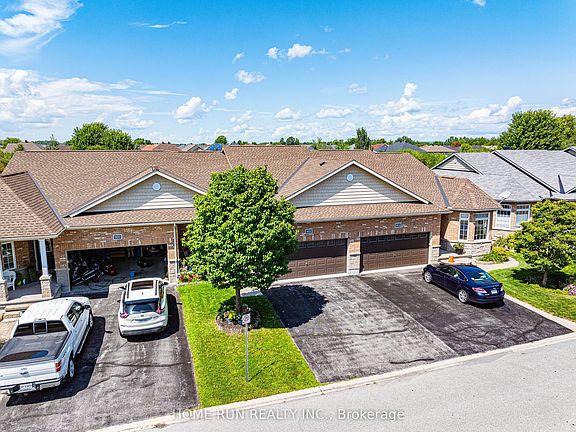 3rd image of 902 Burwash Landing Bay
