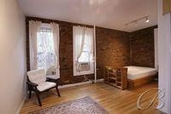 Rented by Bond New York | media 1