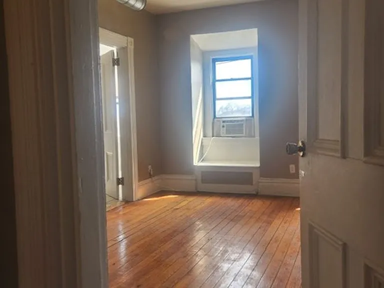 1608 Lowrie Street — Photo 2