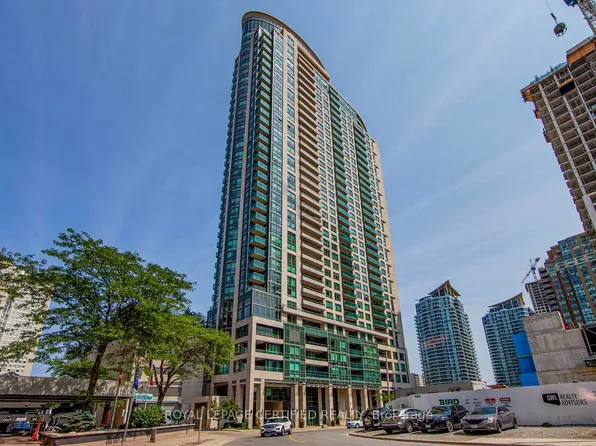 208 Enfield Pl #3301, Mississauga, ON L5B 0G8