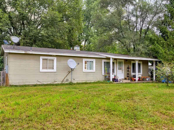 2503 Beach Ct, Allegan, MI 49010