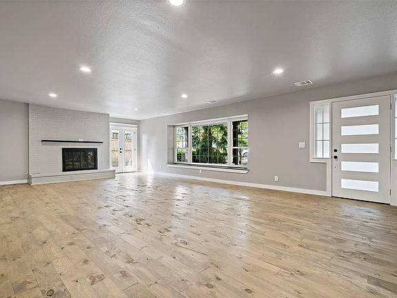 5th image of 3313 Overton Park Dr E