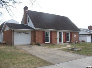 807 Gobin Dr, Carlisle, PA 17013