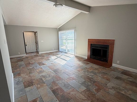 4th image of 3713 Briarwood Dr