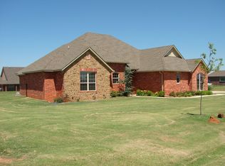 14383 Old Barn Rd, Edmond, OK 73025