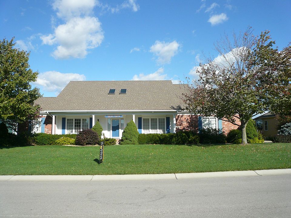 Lake Front 4 Bedrm w/5 car g