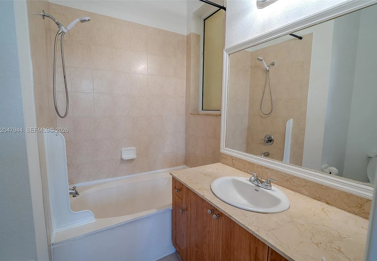 3 bed, 2.5 bath, 1256 sqft, $2,700 — Photo 3
