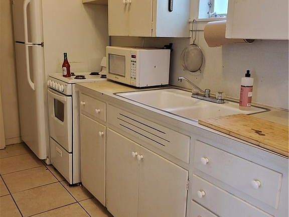 5th image of 3202 Grooms St APT B