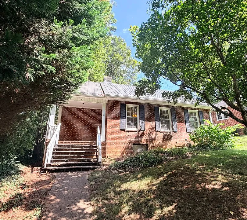 14 Enka Pine St