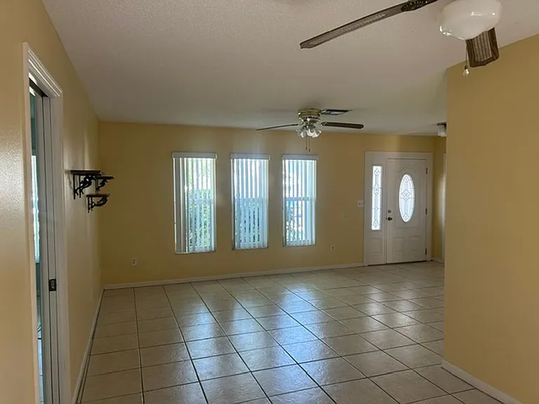 1207 Dinner Bell Ln E — Photo 33