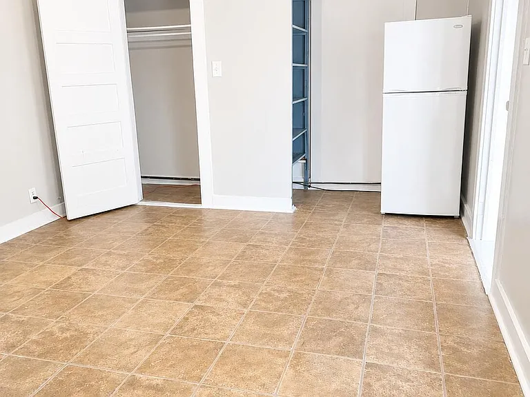 1940 Haynie Dr #6 — Photo 4