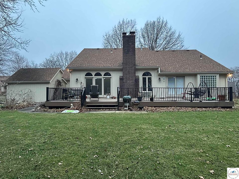 2nd image of 2501 SW Locust St