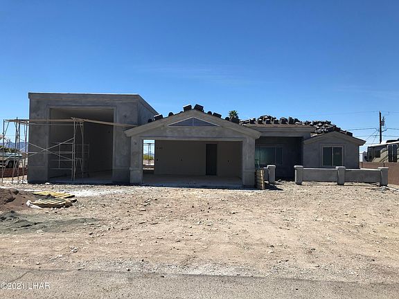 3rd image of 1053 Desert View Dr