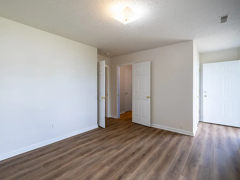1823 Griffiths Ave — Photo 15