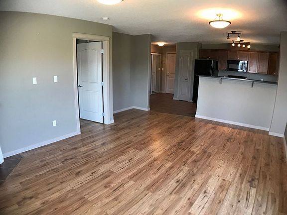 5th image of 8535 Gordon Ave #505